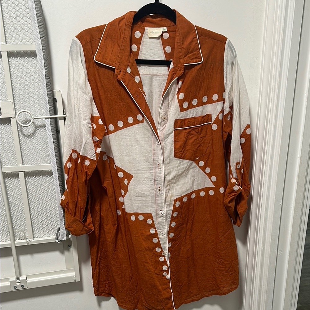 Julia Amory husband shirt
